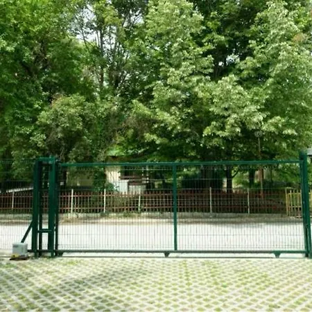 Garden Fichoza 1 - 80 M From The Varna